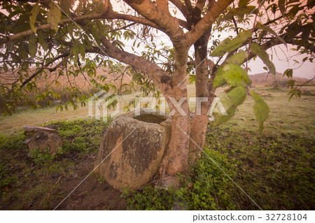 LAO PHONSAVAN PLAIN OF JARS LAO PHONSAVAN PLAIN OF JARS 32728104