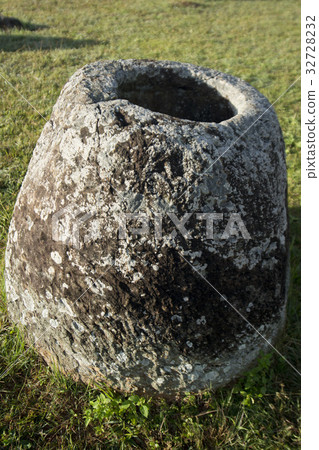 LAO PHONSAVAN PLAIN OF JARS 32728232