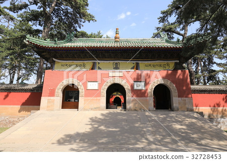 World Heritage China Chengde Outer Hachiman Puruuji Sanmon World Heritage China Chengde Outer Hachiman Puruuji Sanmon 32728453