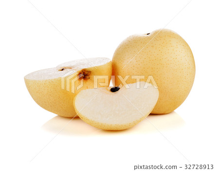 Chinese pears isolated on white background 32728913