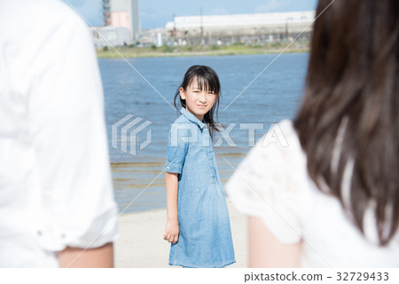 Ocean family Ocean family 32729433