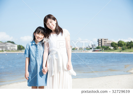 Ocean family Ocean family 32729639