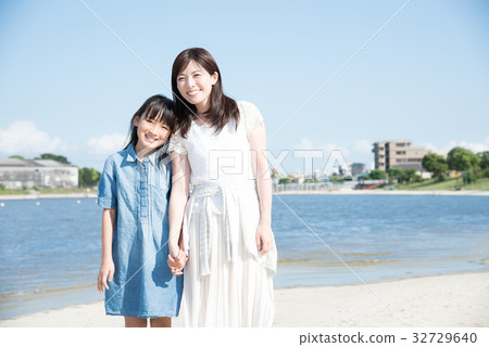 Ocean family Ocean family 32729640