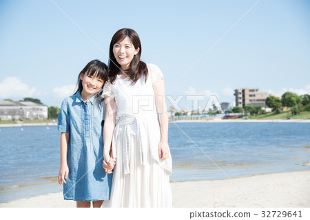 Ocean family Ocean family 32729641