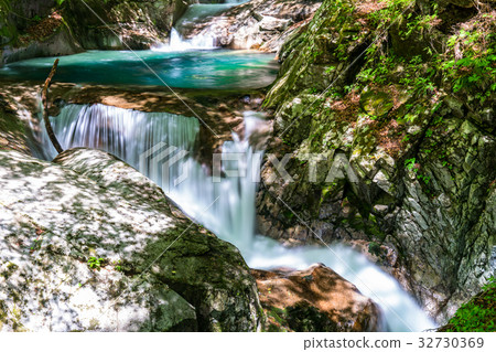 “山梨縣”治療形象“西澤谷” “山梨縣”治療形象“西澤谷” 32730369