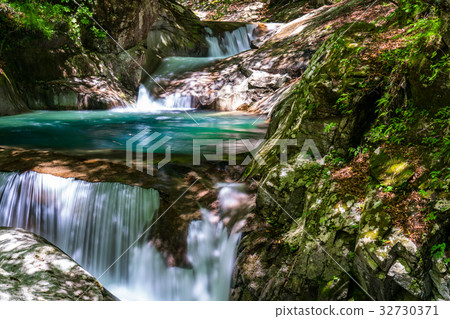 "Yamanashi Prefecture" healing image "Nishizawa Valley" "Yamanashi Prefecture" healing image "Nishizawa Valley" 32730371