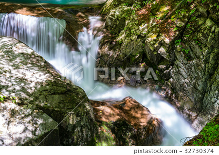 "Yamanashi Prefecture" healing image "Nishizawa Valley" "Yamanashi Prefecture" healing image "Nishizawa Valley" 32730374