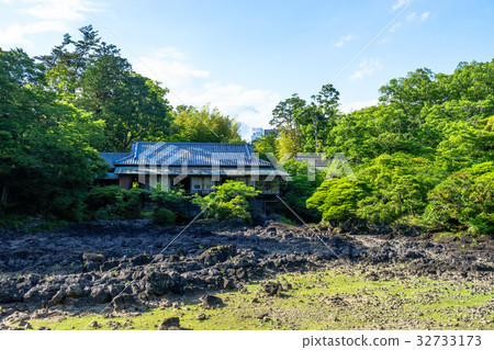 Depleted Rakujuen Kohama Pond 32733173