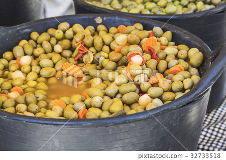 Green olive on the market 32733518