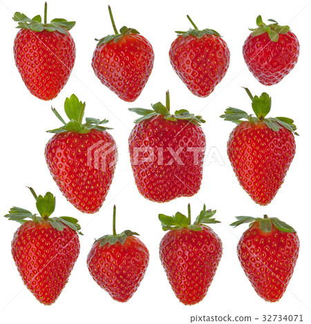 Set of isolated strawberries 32734071