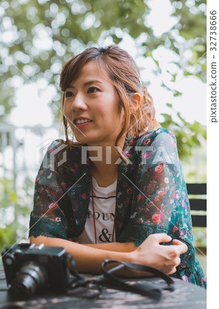 camergirl, photographer, cameraman 32738666