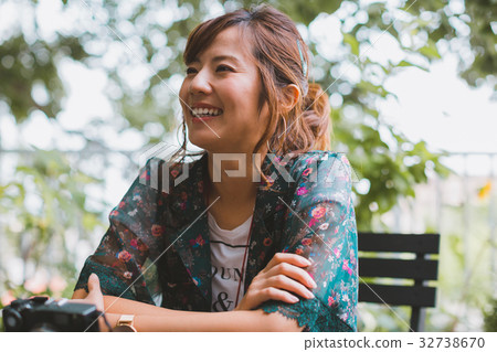 camergirl, photographer, cameraman 32738670