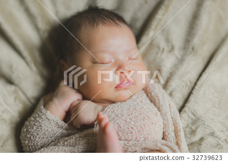 baby, infant, newborn 32739623