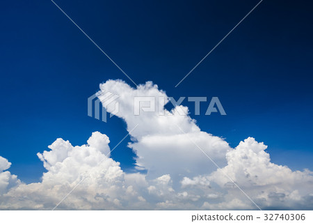 Blue sky with cloud Blue sky with cloud 32740306