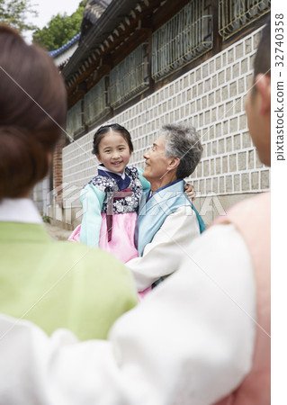 家庭,中秋節 家庭,中秋節 32740358