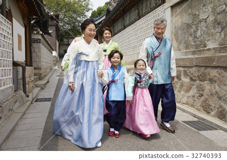 家庭,中秋節 家庭,中秋節 32740393