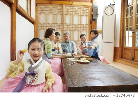 Songpyeon, Family, Chuseok 32740478
