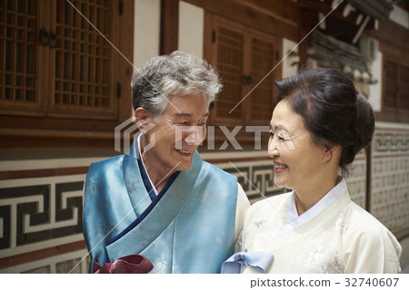 老年夫婦,家庭,中秋節 老年夫婦,家庭,中秋節 32740607