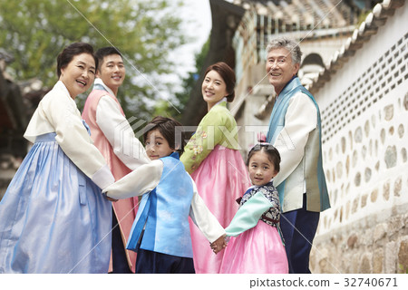 家庭,中秋節 家庭,中秋節 32740671