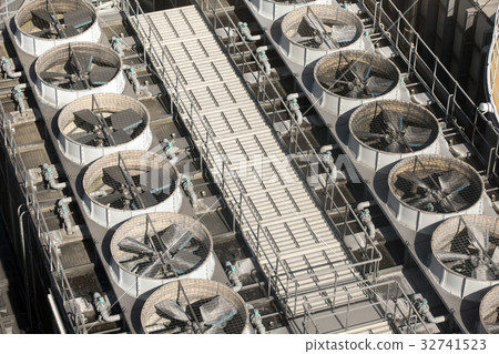 Stopped air conditioning facility 32741523