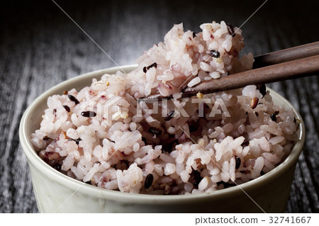 小米飯 小米飯 32741667
