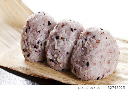 Musk rice ball 32742025