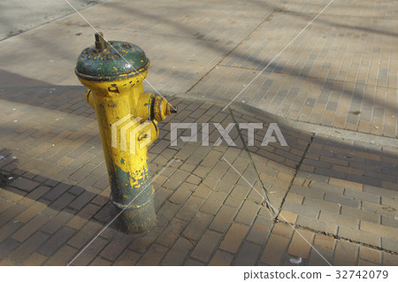 Fire hydrant 32742079