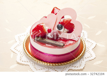 Valentine's cake 32742104