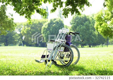 Crutch and wheelchair 32742115