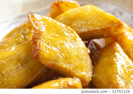 Candied sweet potato 32742126