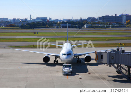 Aircraft takeoff preparation 32742424