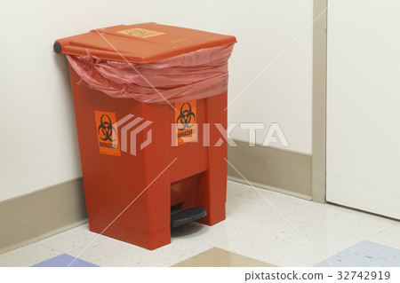 醫院垃圾桶 32742919