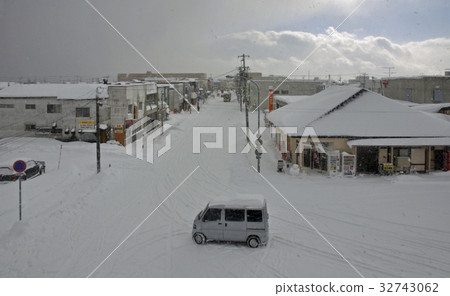 A shopping street in front of the snowfall tree Furuuchi Station A shopping street in front of the snowfall tree Furuuchi Station 32743062