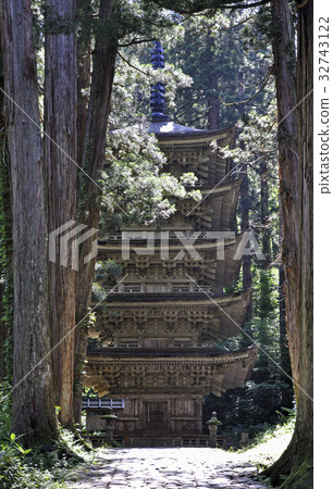 Haguroyama five-storied pagoda 32743122