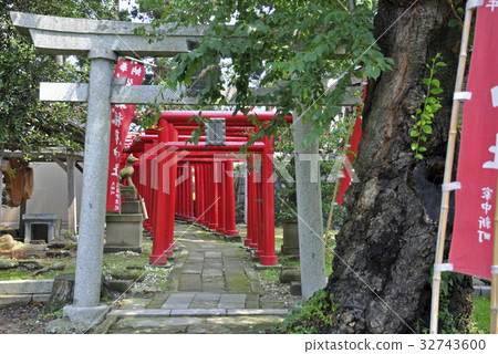Tsuruoka Park Oshiro Inari Shrine Tsuruoka Park Oshiro Inari Shrine 32743600