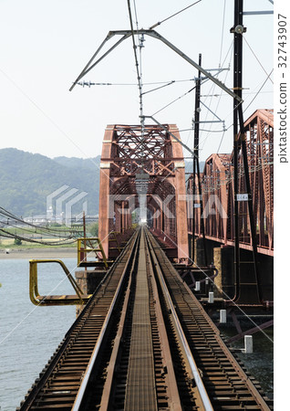 Iron bridge 32743907