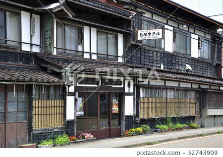 鶴岡酒店 32743909