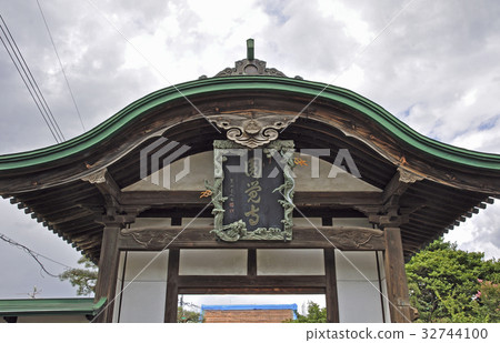 Kuroishi walk, Enkakuji Temple 32744100