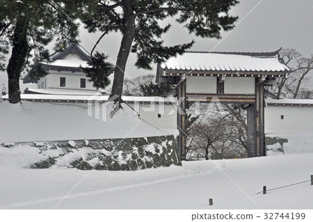 Winter in Matsumae, Matsumae Castle 32744199