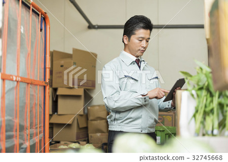 warehouse management 32745668