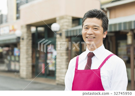 Supermarket store manager Supermarket store manager 32745950