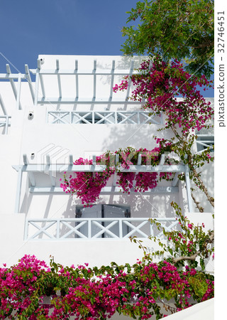 Building in traditional Greek style, Santorini  32746451