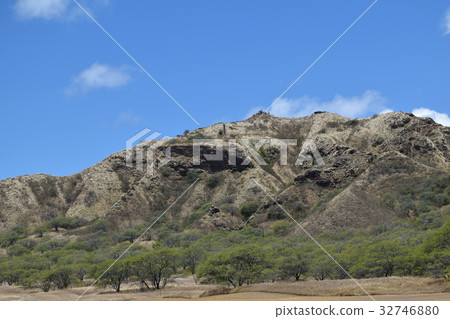 Hawaii Oahu State Memorial Park Diamond Head · Crater Hawaii Oahu State Memorial Park Diamond Head · Crater 32746880