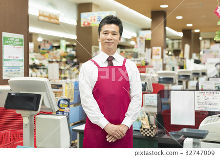 Supermarket store manager Supermarket store manager 32747009