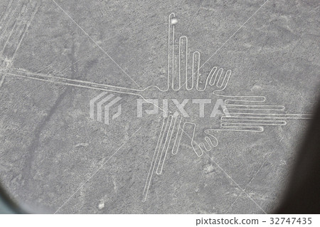 [World heritage of Peru] Ground painting of Nazca 32747435