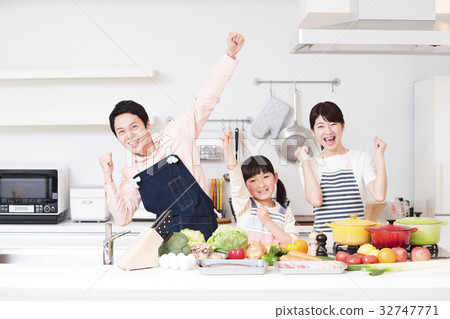 Kitchen Cuisine Family Parents and Children Mothers Lifestyle Kitchen Cuisine Family Parents and Children Mothers Lifestyle 32747771