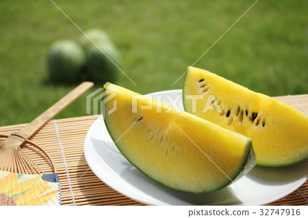 Yellow watermelon (cream watermelon) Yellow watermelon (cream watermelon) 32747916