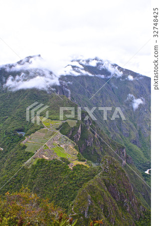 [Peruvian World Heritage Site] Machu Picchu Historical Reserve 32748425