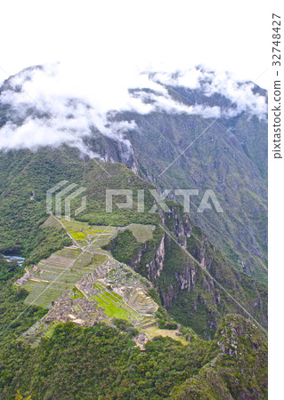 [Peruvian World Heritage Site] Machu Picchu Historical Reserve 32748427