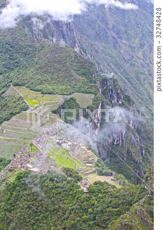 [Peruvian World Heritage Site] Machu Picchu Historical Reserve 32748428